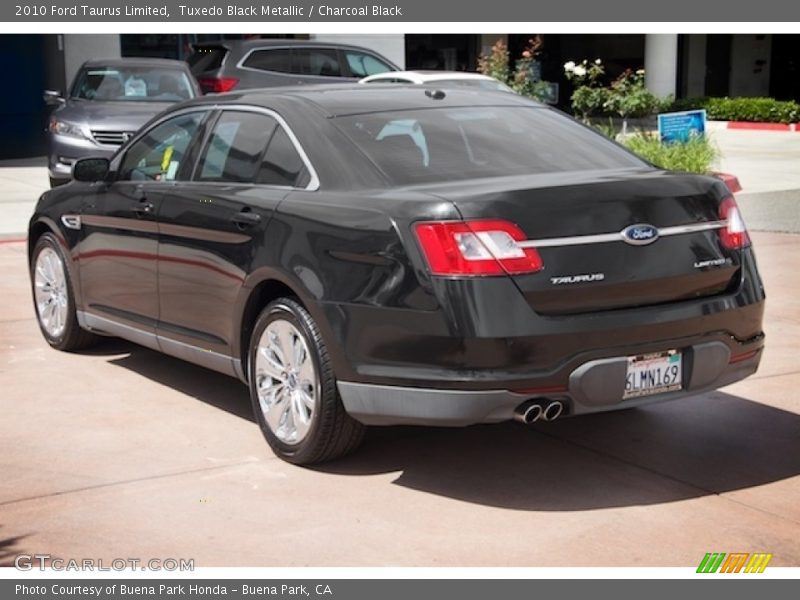 Tuxedo Black Metallic / Charcoal Black 2010 Ford Taurus Limited