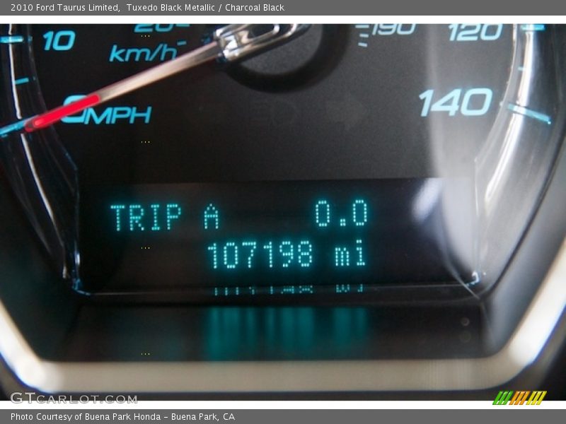 Tuxedo Black Metallic / Charcoal Black 2010 Ford Taurus Limited