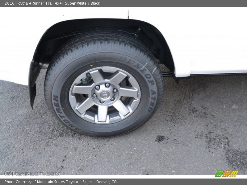 Super White / Black 2016 Toyota 4Runner Trail 4x4