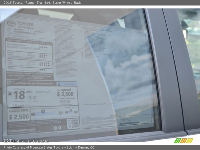 Super White / Black 2016 Toyota 4Runner Trail 4x4