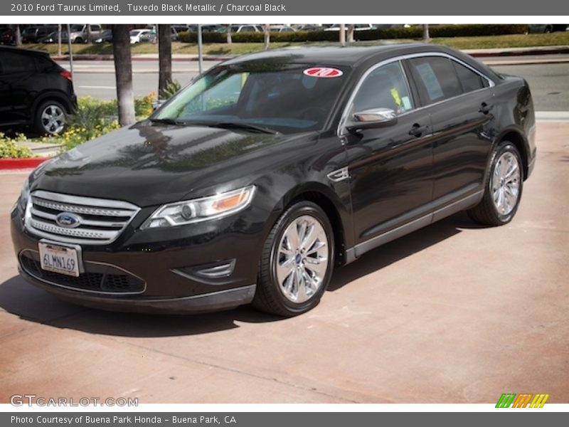 Tuxedo Black Metallic / Charcoal Black 2010 Ford Taurus Limited