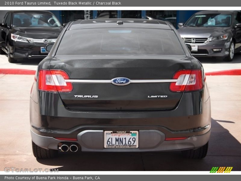 Tuxedo Black Metallic / Charcoal Black 2010 Ford Taurus Limited