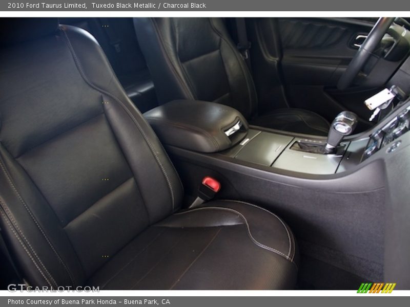 Tuxedo Black Metallic / Charcoal Black 2010 Ford Taurus Limited