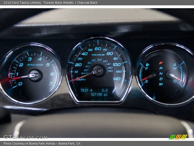 Tuxedo Black Metallic / Charcoal Black 2010 Ford Taurus Limited