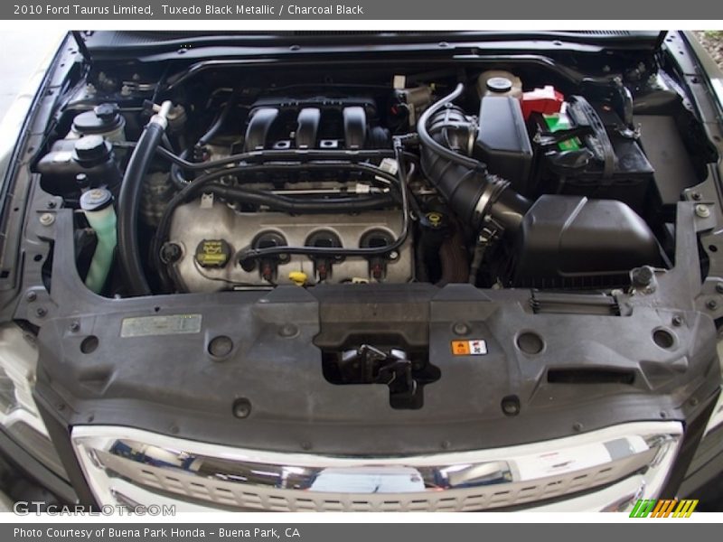 Tuxedo Black Metallic / Charcoal Black 2010 Ford Taurus Limited