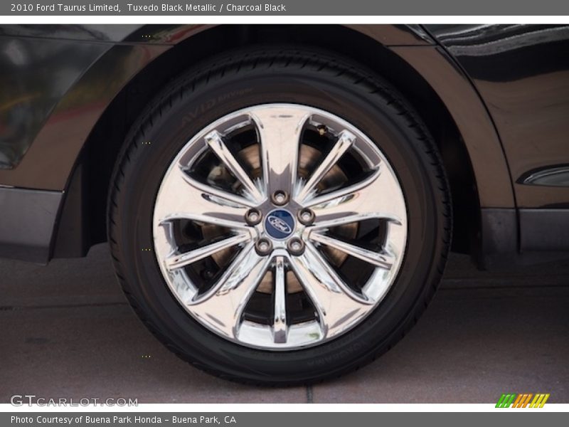Tuxedo Black Metallic / Charcoal Black 2010 Ford Taurus Limited