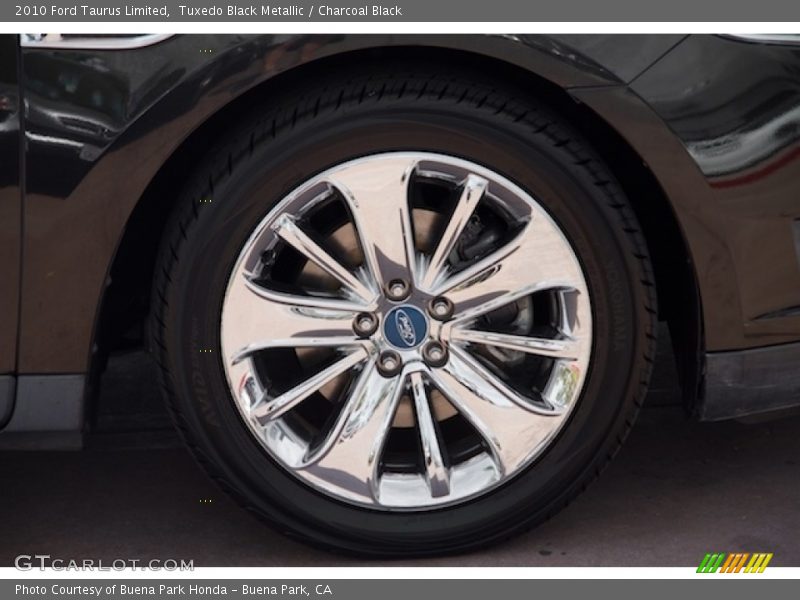 Tuxedo Black Metallic / Charcoal Black 2010 Ford Taurus Limited