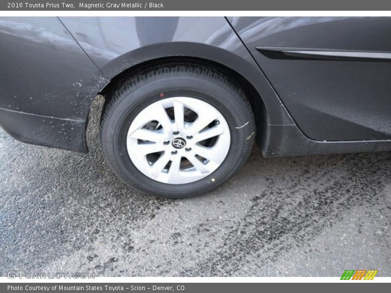 Magnetic Gray Metallic / Black 2016 Toyota Prius Two
