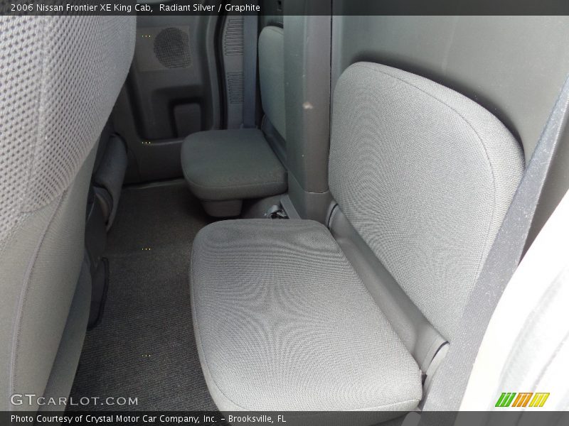 Radiant Silver / Graphite 2006 Nissan Frontier XE King Cab
