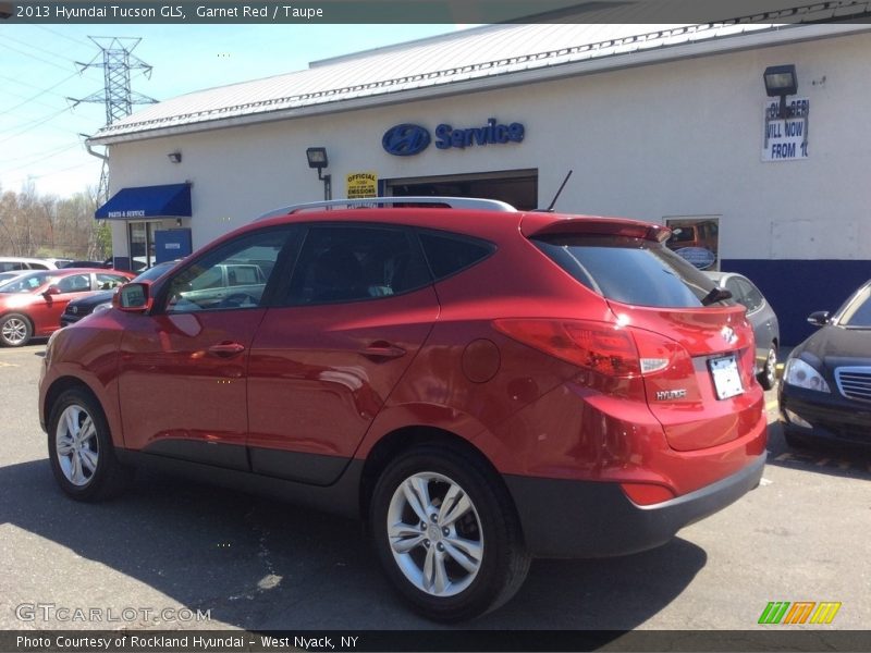 Garnet Red / Taupe 2013 Hyundai Tucson GLS