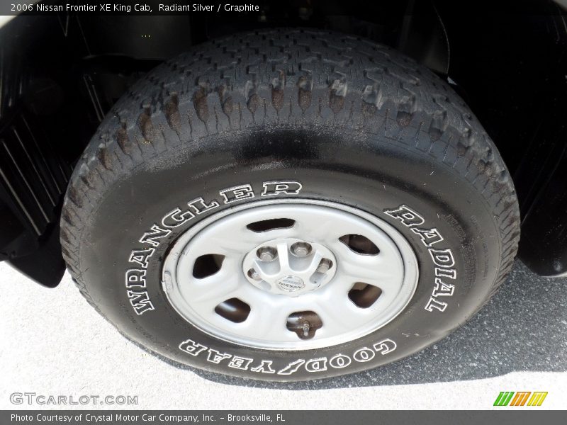 Radiant Silver / Graphite 2006 Nissan Frontier XE King Cab