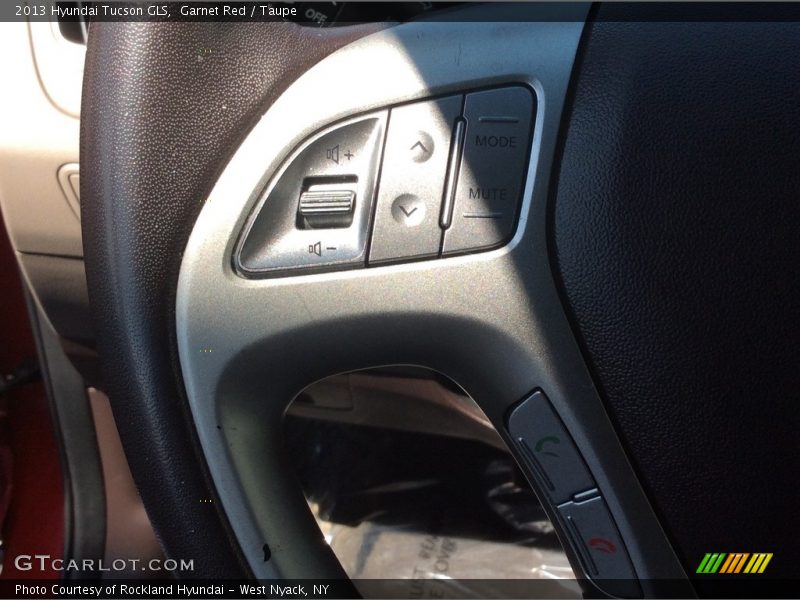 Garnet Red / Taupe 2013 Hyundai Tucson GLS