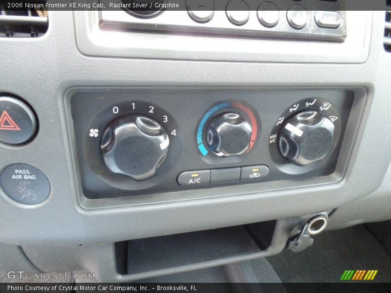 Radiant Silver / Graphite 2006 Nissan Frontier XE King Cab