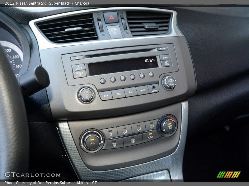 Super Black / Charcoal 2013 Nissan Sentra SR