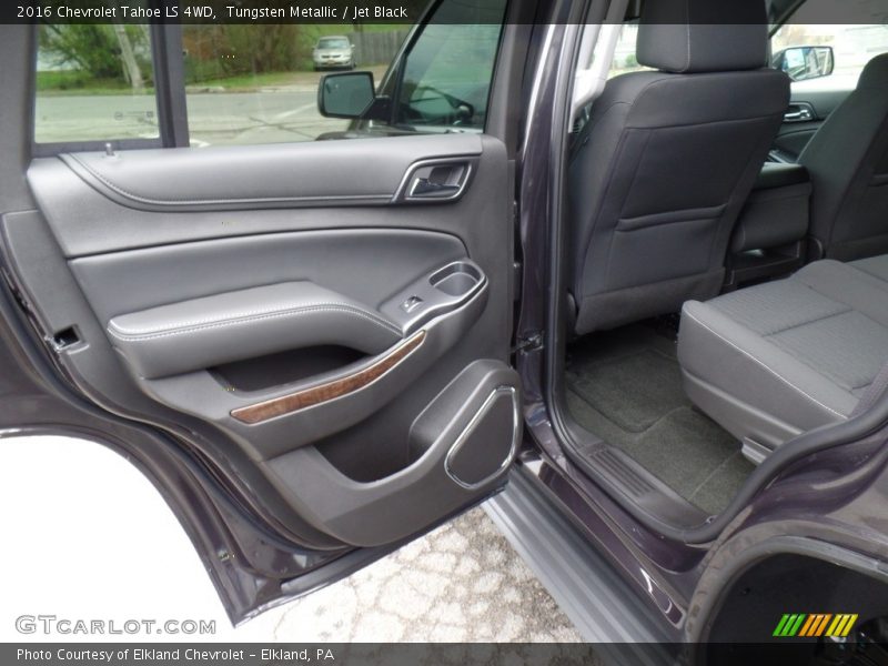 Tungsten Metallic / Jet Black 2016 Chevrolet Tahoe LS 4WD