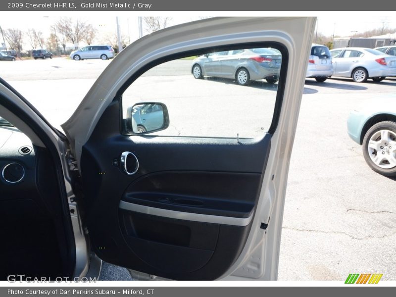 Gold Mist Metallic / Gray 2009 Chevrolet HHR LS