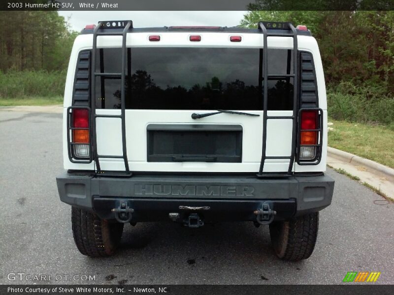 White / Wheat 2003 Hummer H2 SUV