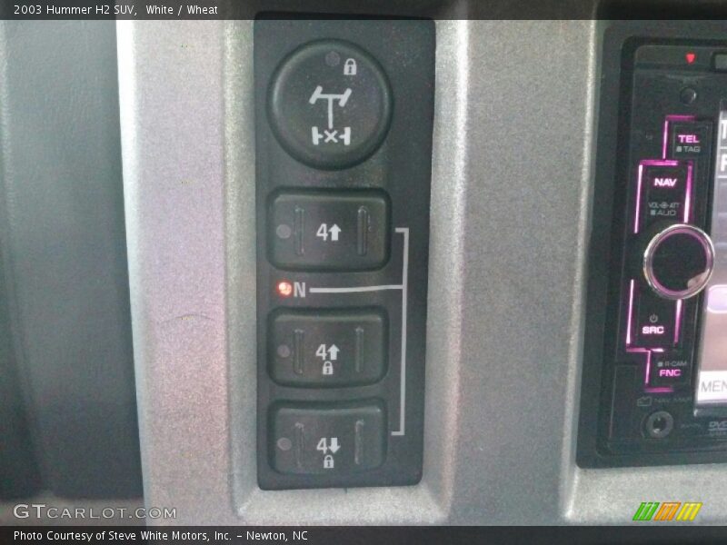 White / Wheat 2003 Hummer H2 SUV