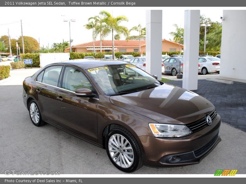 Toffee Brown Metallic / Cornsilk Beige 2011 Volkswagen Jetta SEL Sedan
