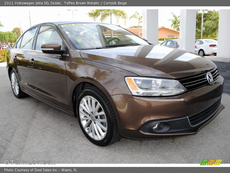 Toffee Brown Metallic / Cornsilk Beige 2011 Volkswagen Jetta SEL Sedan