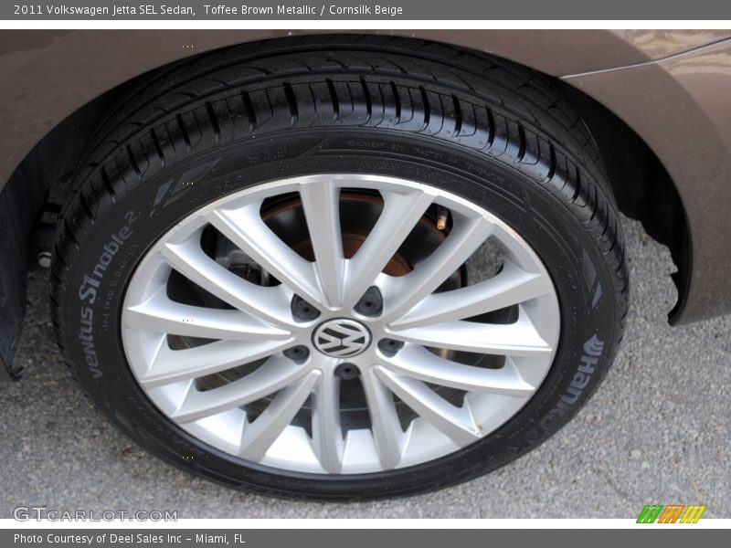 Toffee Brown Metallic / Cornsilk Beige 2011 Volkswagen Jetta SEL Sedan