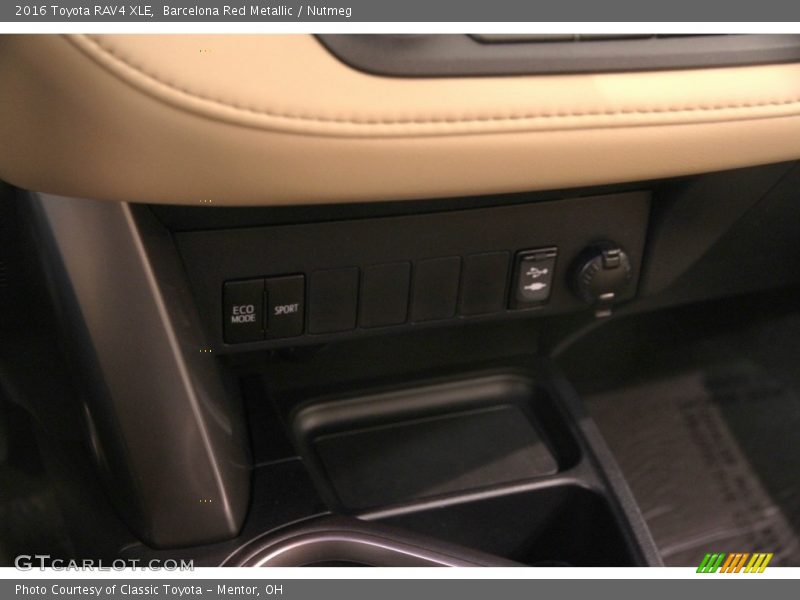 Barcelona Red Metallic / Nutmeg 2016 Toyota RAV4 XLE