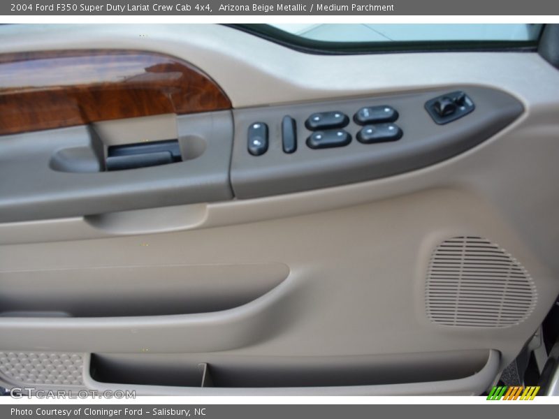 Arizona Beige Metallic / Medium Parchment 2004 Ford F350 Super Duty Lariat Crew Cab 4x4