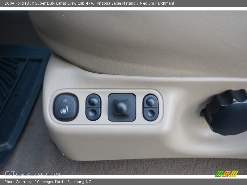 Arizona Beige Metallic / Medium Parchment 2004 Ford F350 Super Duty Lariat Crew Cab 4x4