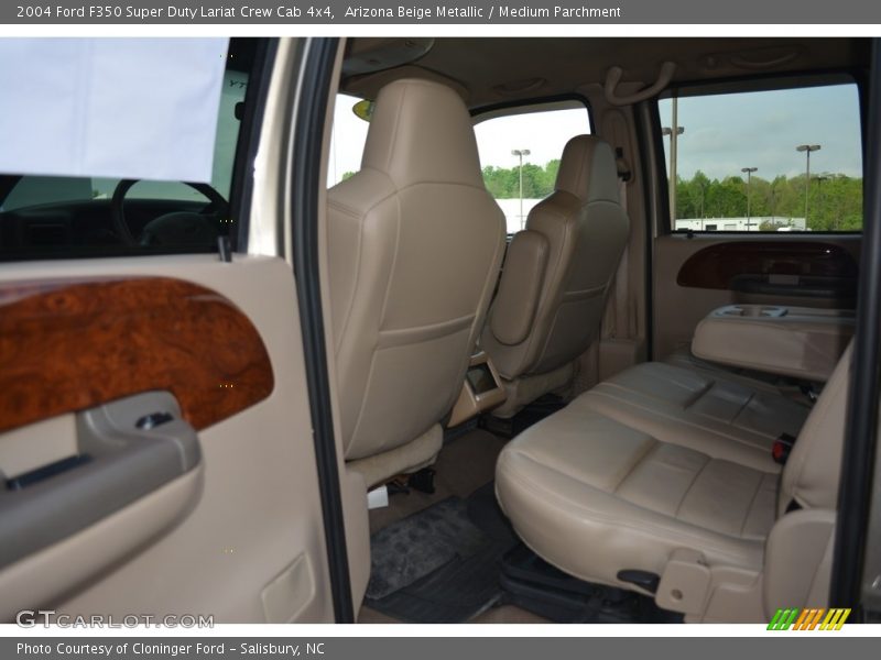 Arizona Beige Metallic / Medium Parchment 2004 Ford F350 Super Duty Lariat Crew Cab 4x4