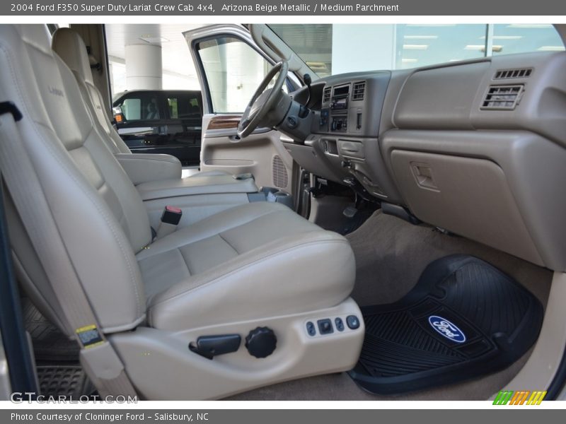 Arizona Beige Metallic / Medium Parchment 2004 Ford F350 Super Duty Lariat Crew Cab 4x4