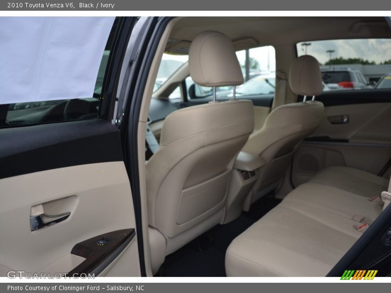 Black / Ivory 2010 Toyota Venza V6