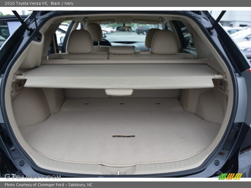 Black / Ivory 2010 Toyota Venza V6