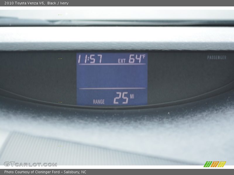 Black / Ivory 2010 Toyota Venza V6