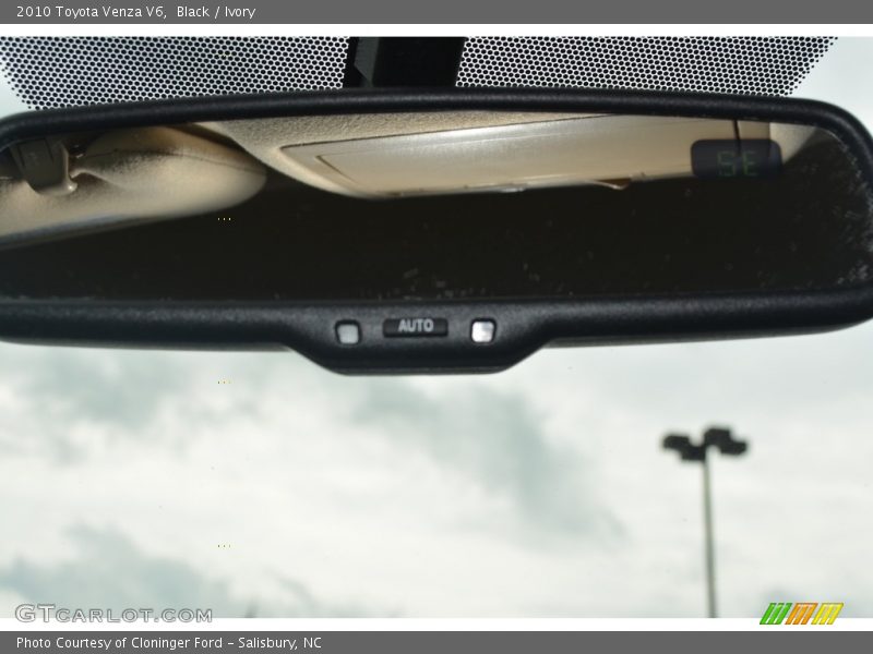 Black / Ivory 2010 Toyota Venza V6