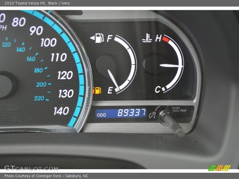 Black / Ivory 2010 Toyota Venza V6