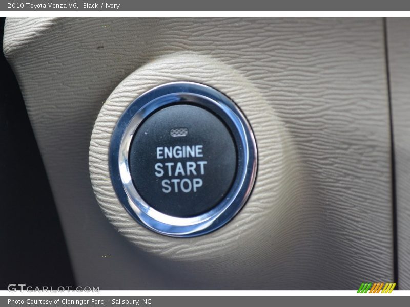 Black / Ivory 2010 Toyota Venza V6