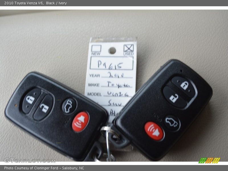 Black / Ivory 2010 Toyota Venza V6