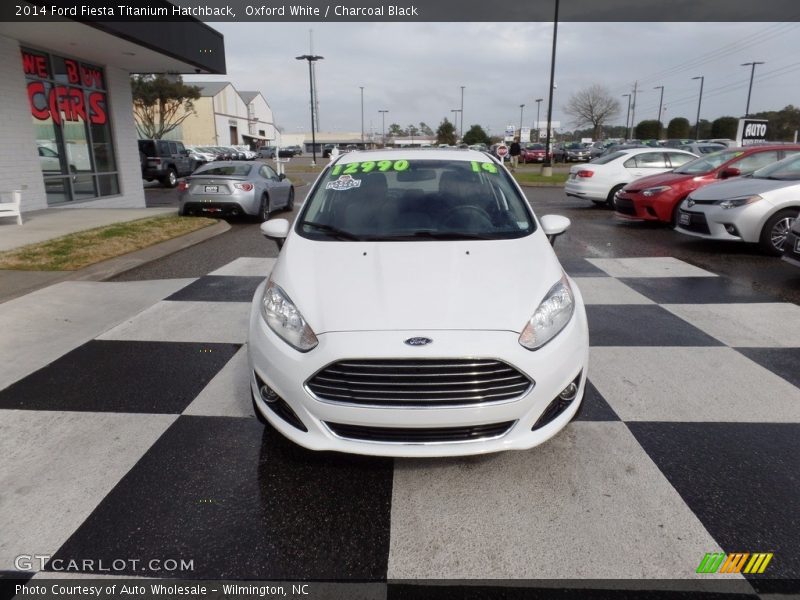 Oxford White / Charcoal Black 2014 Ford Fiesta Titanium Hatchback