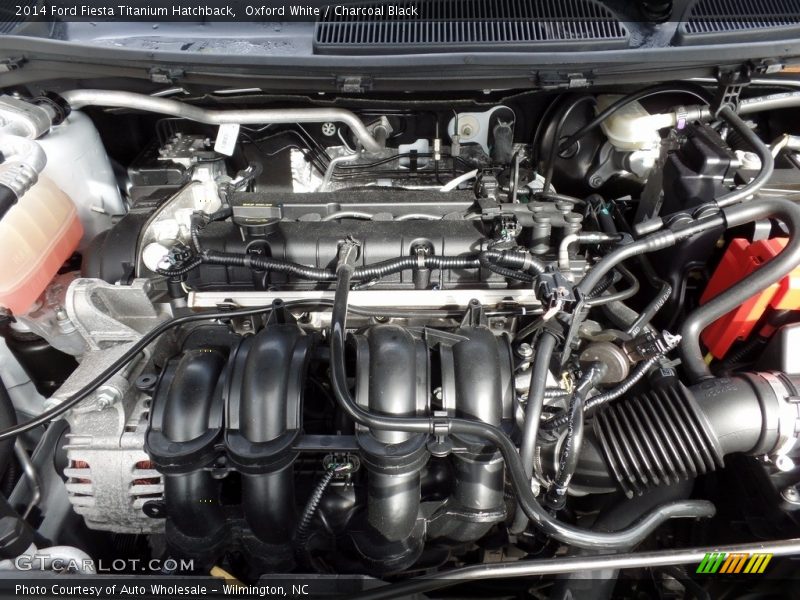 Oxford White / Charcoal Black 2014 Ford Fiesta Titanium Hatchback