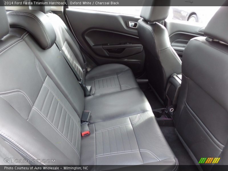 Oxford White / Charcoal Black 2014 Ford Fiesta Titanium Hatchback