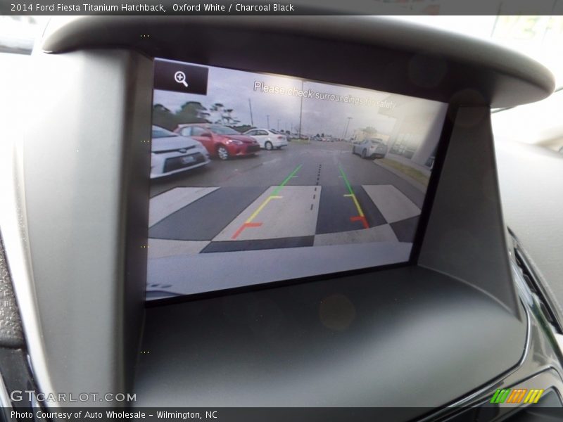 Oxford White / Charcoal Black 2014 Ford Fiesta Titanium Hatchback