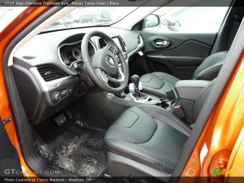Mango Tango Pearl / Black 2016 Jeep Cherokee Trailhawk 4x4