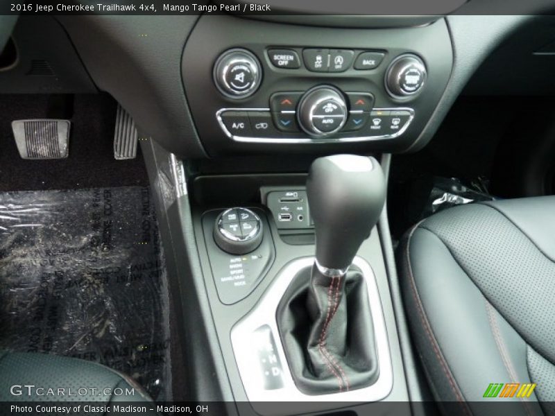 Mango Tango Pearl / Black 2016 Jeep Cherokee Trailhawk 4x4