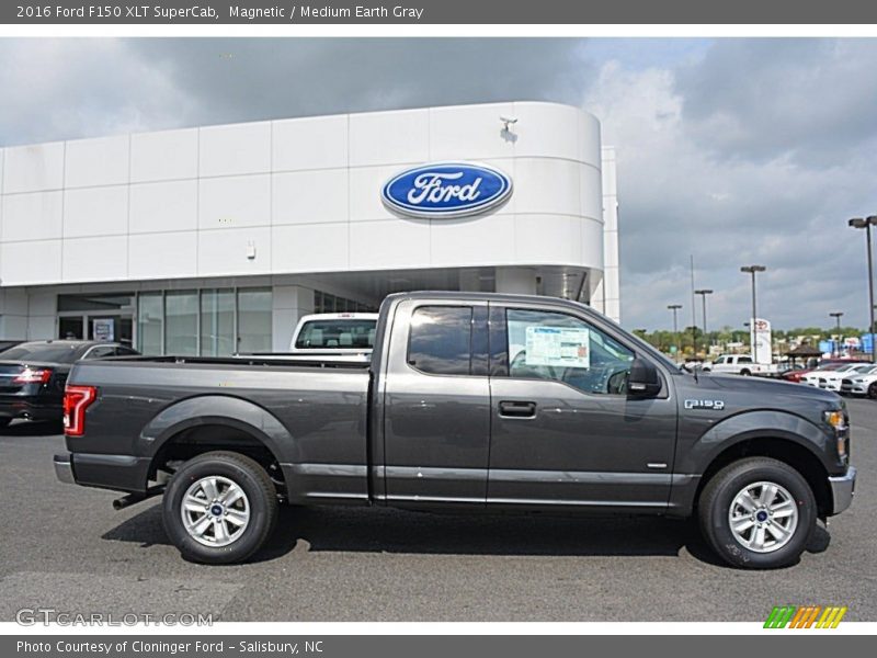 Magnetic / Medium Earth Gray 2016 Ford F150 XLT SuperCab