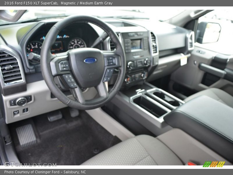 Magnetic / Medium Earth Gray 2016 Ford F150 XLT SuperCab