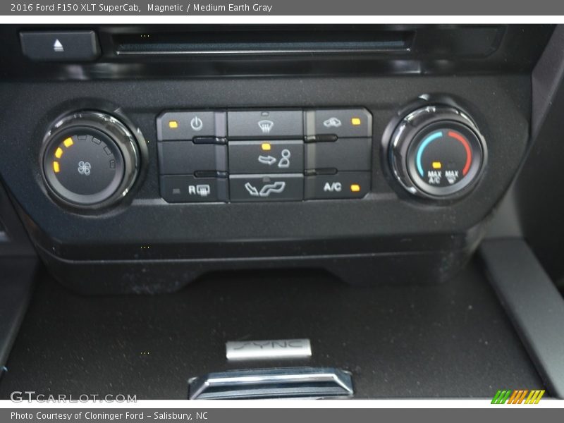 Magnetic / Medium Earth Gray 2016 Ford F150 XLT SuperCab