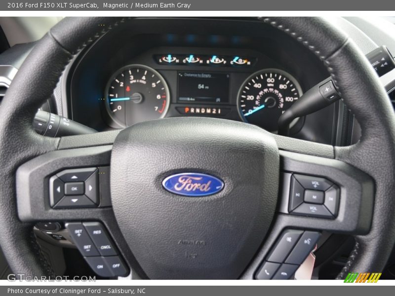 Magnetic / Medium Earth Gray 2016 Ford F150 XLT SuperCab