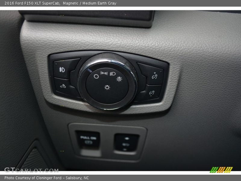Magnetic / Medium Earth Gray 2016 Ford F150 XLT SuperCab