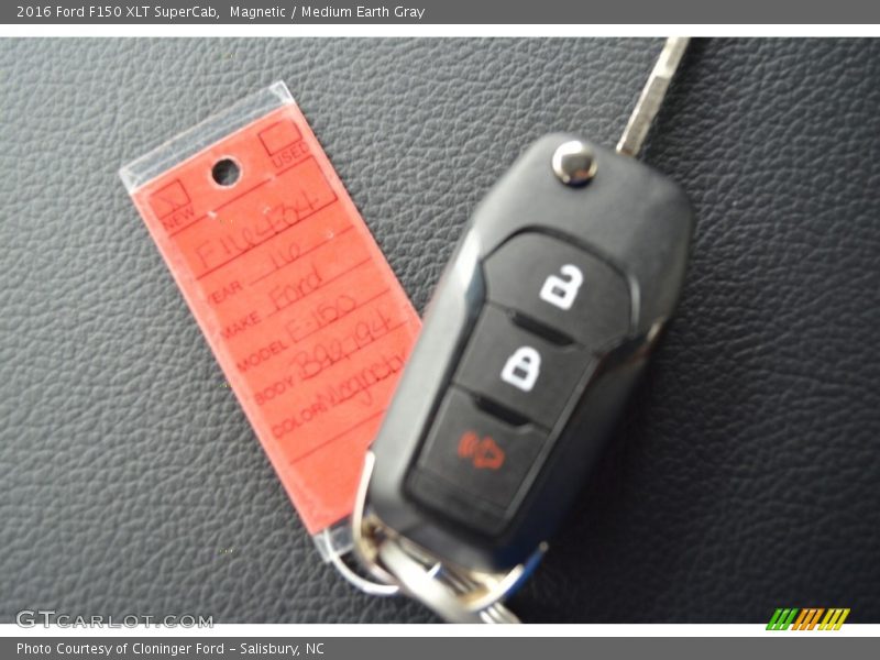 Magnetic / Medium Earth Gray 2016 Ford F150 XLT SuperCab