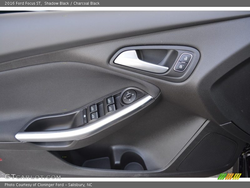 Shadow Black / Charcoal Black 2016 Ford Focus ST